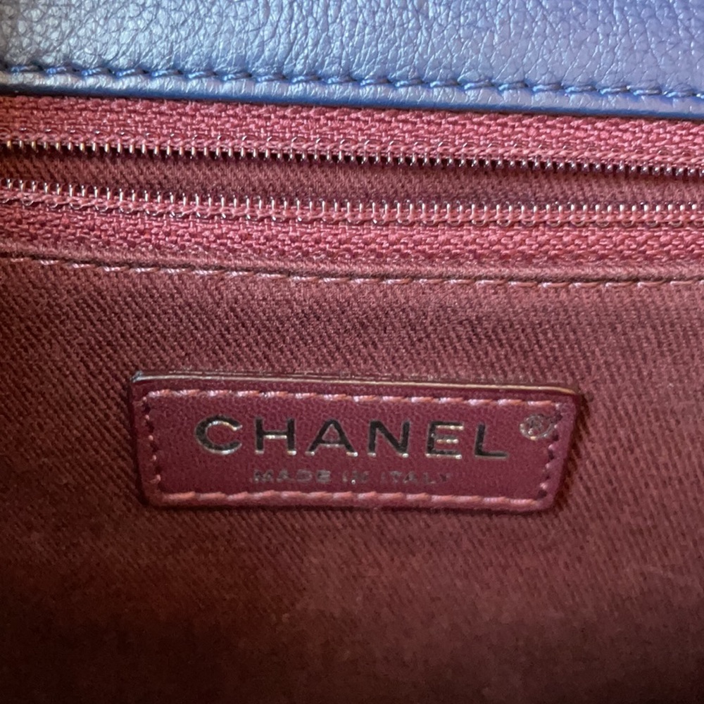 CHANEL 🔥✨Rare✨ Daily Carry Messenger Bag Quilted - Picture 12 of 17